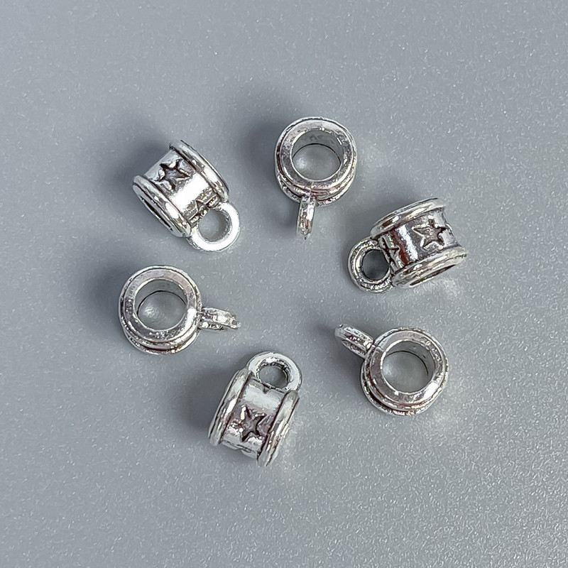  Bail finding color: silver, size 8x5x6 mm +/- holes, diameter 3 mm +-, diameter 2 mm +-, packaging 20 g (~54 pcs)