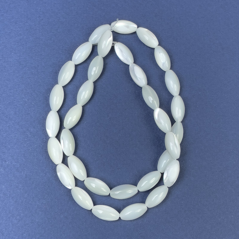 Mother-of-P Pearl Beads on Thread with Grain Shape, 12x6 mm, length 38 cm +/-
