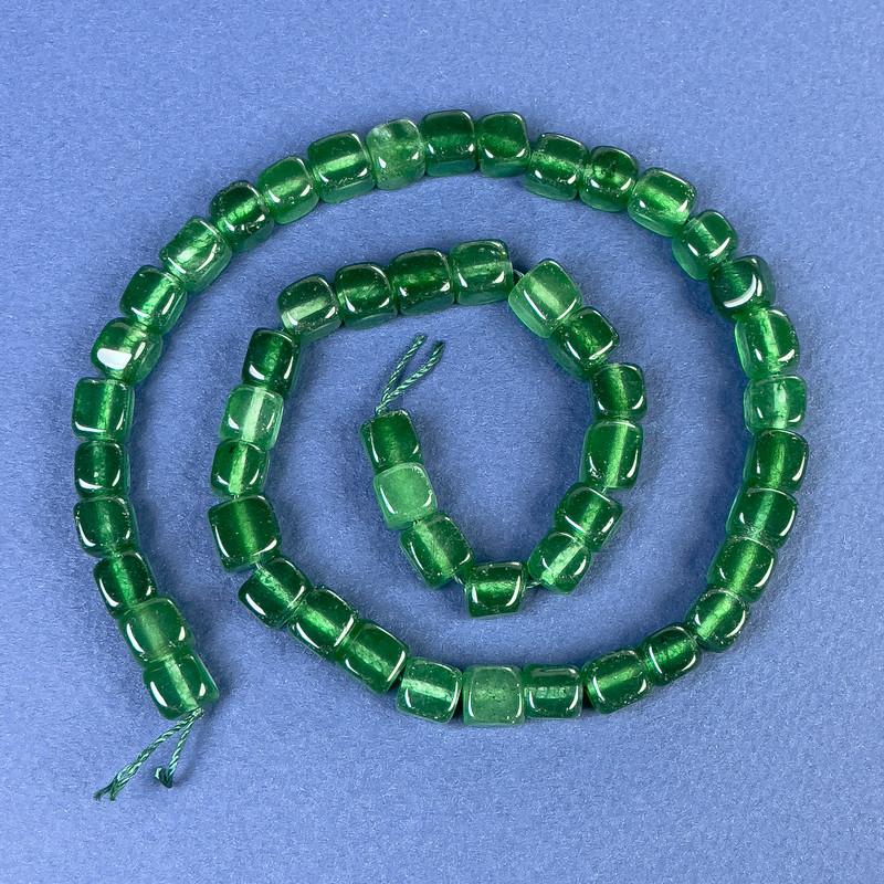 Chrysoprase Beads Cube 7×7mm on Thread, 37cm+ Length