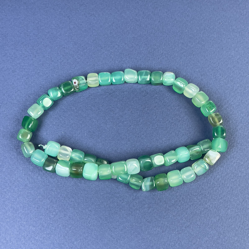 Agate Cubic Beads 7x7mm on a Thread, 37cm+ Length