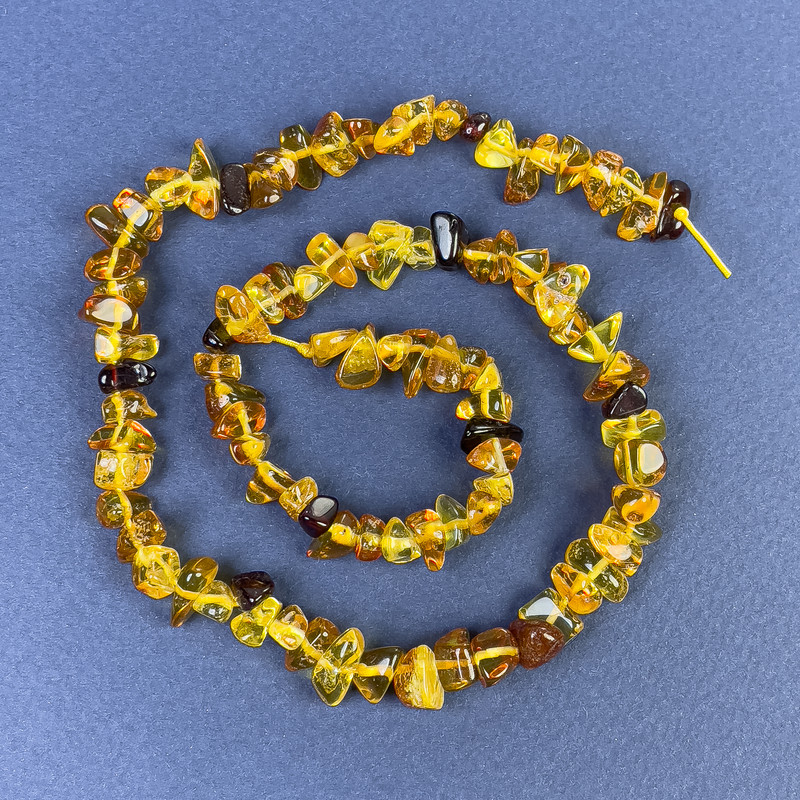 Amber Beads Chip 5-9×4 mm on Thread, 39 cm+ Length