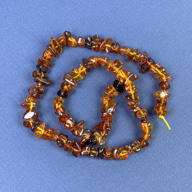 Amber Beads Chip 6-10×4 mm on thread, 38 cm+ length