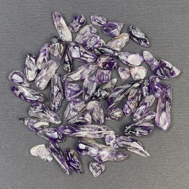 Price per 100g. Natural Amethyst chip tumbled, no hole, size ~7x20mm+