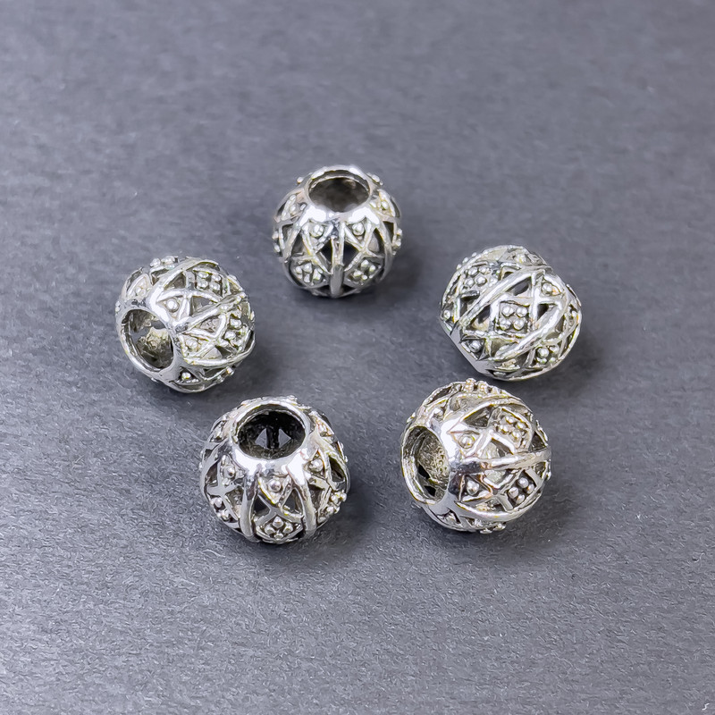 Bead Finding Insert, metal color Silver, diameter 9×10.5 mm, hole diameter ~5 mm, packaged 5 pcs