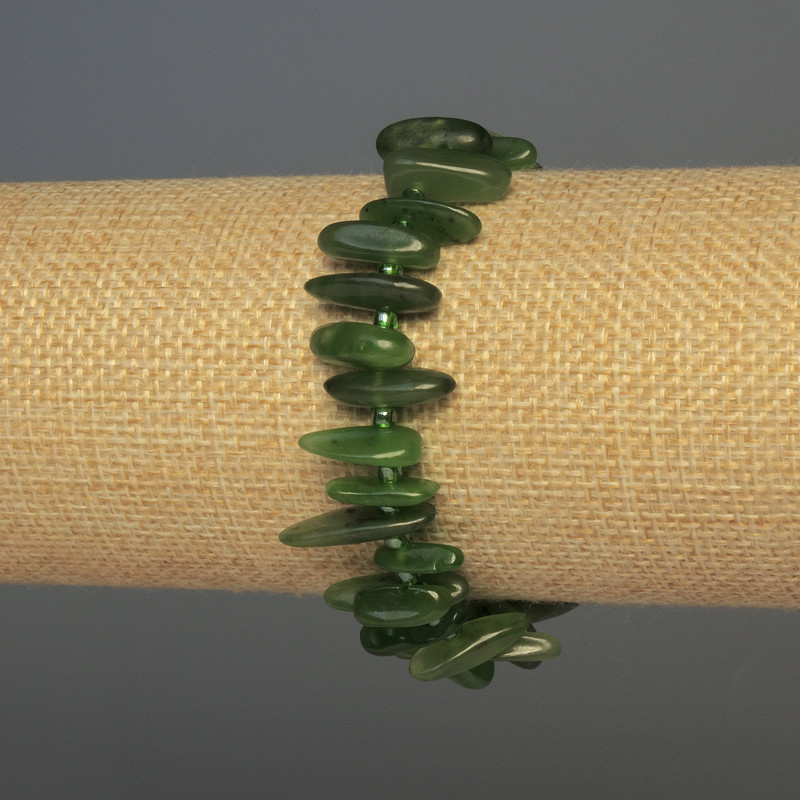 Jadeite Chip Needle Bead Bracelet, 12-20×3-5mm+- with Seed Beads, 18cm+- Elastic