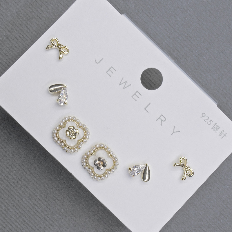 Earrings - Studs, Clover, Golden Metal, White Rhinestones, 10mm+