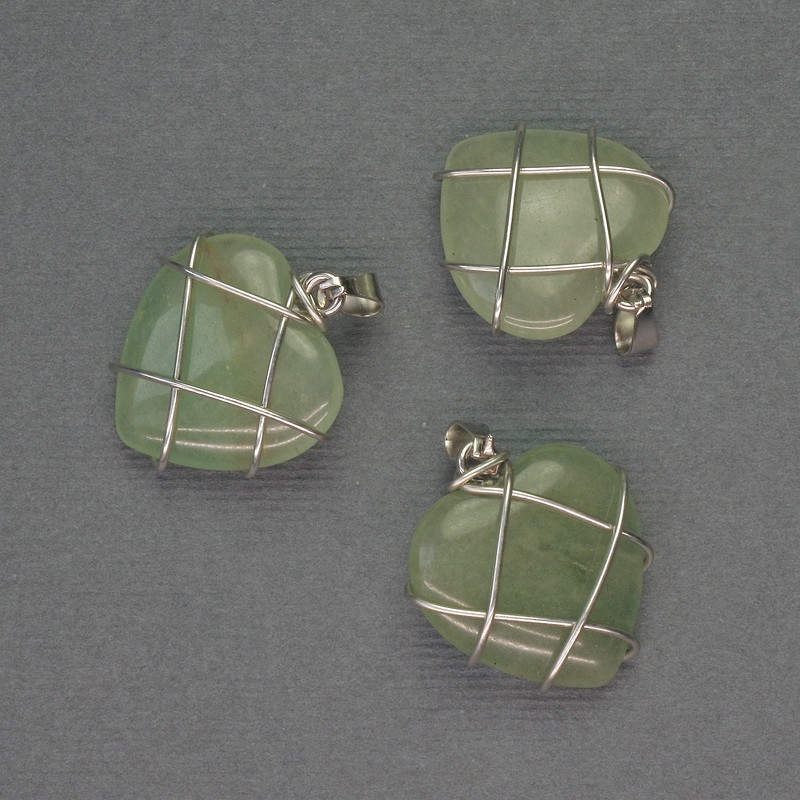Pendant Heart Jade in a Silvery Weave, diameter 21x21mm±, length 27mm±