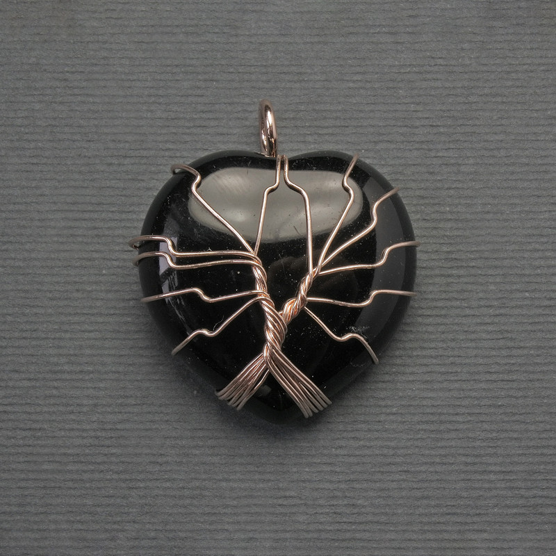 Pendant Heart of Agate in golden weaving, diameter 30x30mm ±, length 37mm ±