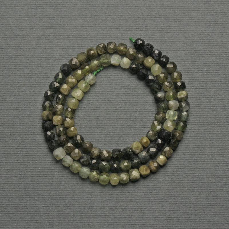 Grossular Green Garnet Beads, faceted cube 4mm dia., on thread, length 39cm+