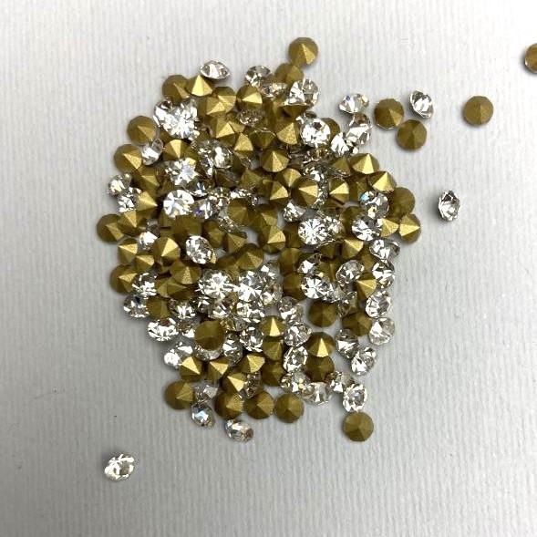 Rhinestones stones color white, diameter 3.7 (+/-) mm pack / 10 g (+/-)