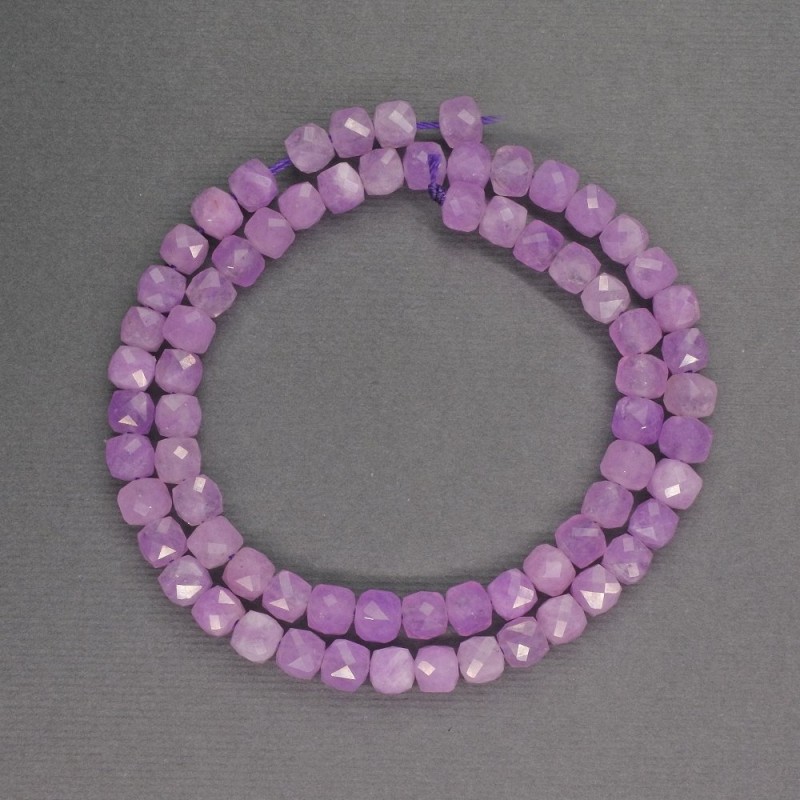 Kunzite Beads Faceted Cubes 5mm, Needle length 37cm