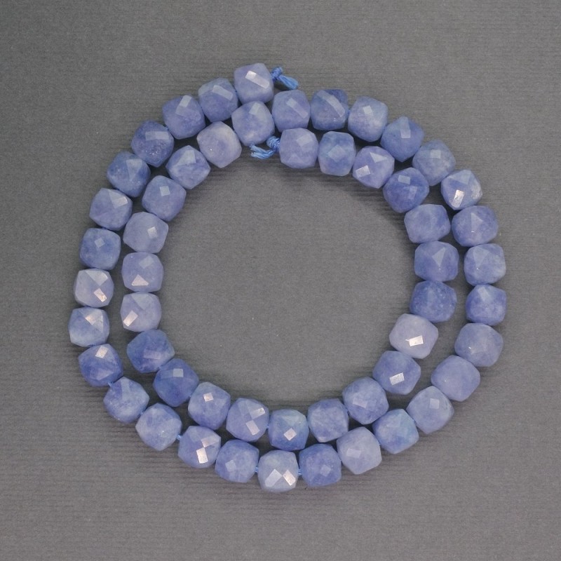 Aquamarine Beads faceted cube-shaped, 7mm diameter, cord length 39cm