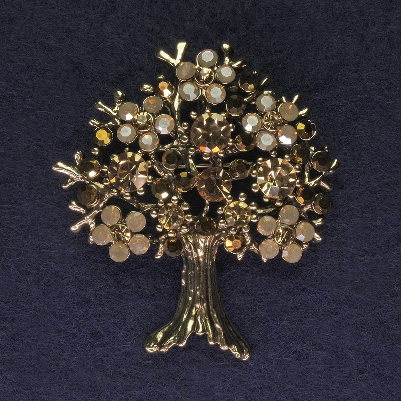 Brooch Tree with rhinestones in golden metal, diameter 45×50mm +