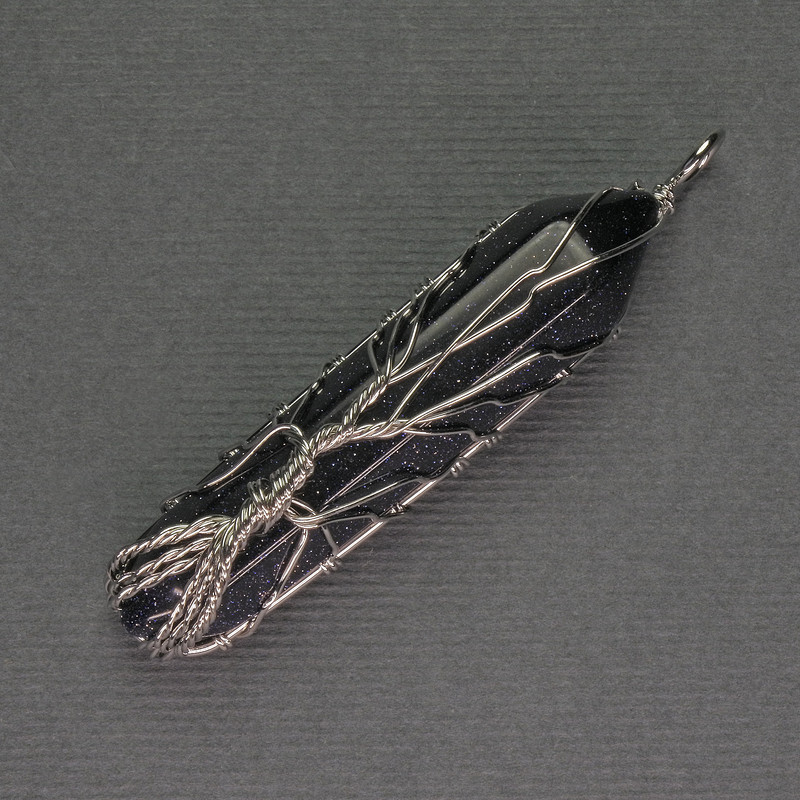 Lepcha Aventurine Night of Cairo Hexagonal Crystal 12x50x57mm+- in Silver Plated Weave