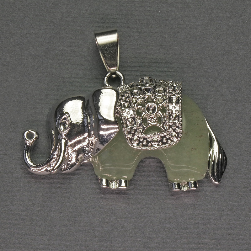 Pendant Elephant Jade 39x34mm+- silver metal