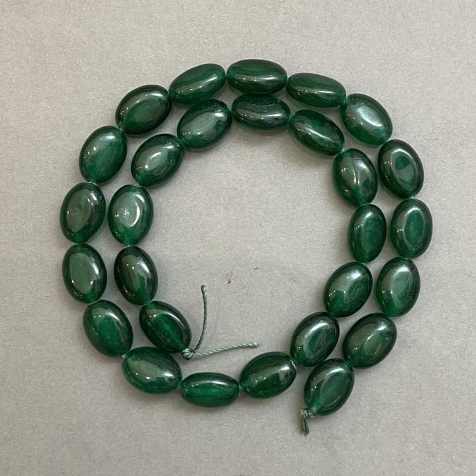 Chrysoprase Beads Oval, 13×10 mm, on thread, length 39 cm+