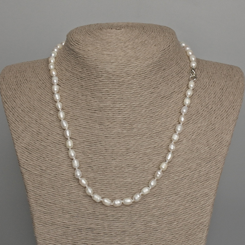 Necklace of natural freshwater oval pearls, diameter 7.5-8×5 mm ±, length about 46 cm ± with clasp