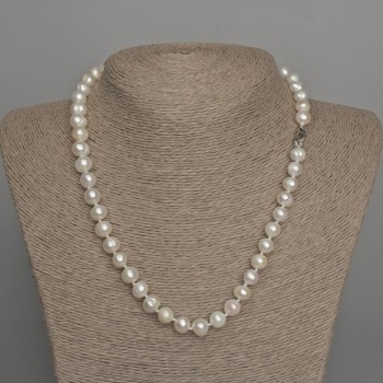 Necklace made of natural oval freshwater pearls, diameter 10x8 mm ±, length 46 cm ± with clasp