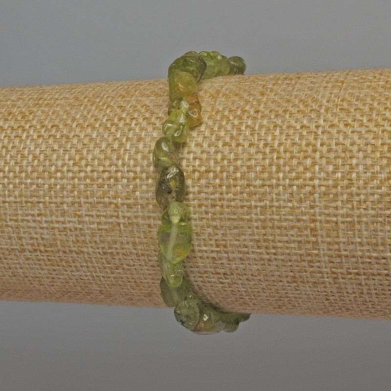 Chrysoprase Chip Bracelet, 6-8×6 mm chips, stretchy 18 cm