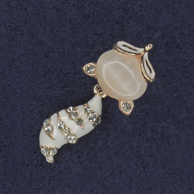 Brooch Little Fox with Cat's Eye and White Enamel, Gold Tone Metal 14x27mm