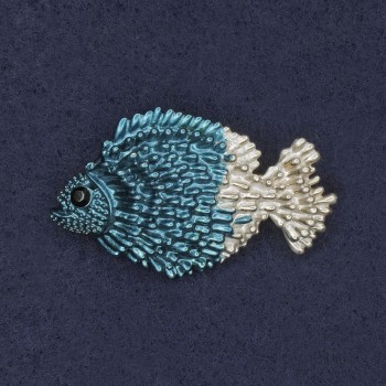 Brooch Fish Blue and White Enamel Gold-Toned Metal 27×42 mm
