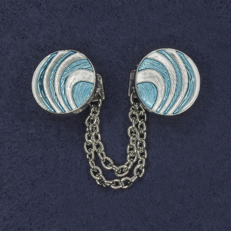 Brooch for cardigans white and blue enamel on silver metal, diameter 20mm±, chain length 9cm+