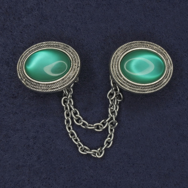 Brooch for Cardigans Green Cat's Eye Oval, diameter 26x20mm±, silver metal with chain length 9cm+