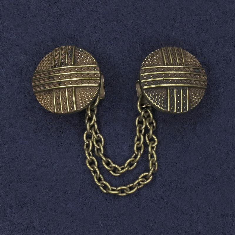 Brooch for Cardigans Bronze Color Metal, diameter 20mm±, chain length 9cm+