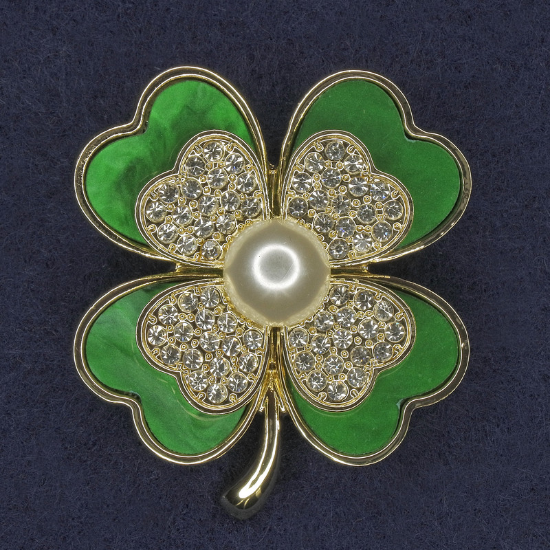 Brooch Clover with White Rhinestones and Pearl, Green Mother-of-Pearl Petals, Golden Metal, diameter 38x45mm +