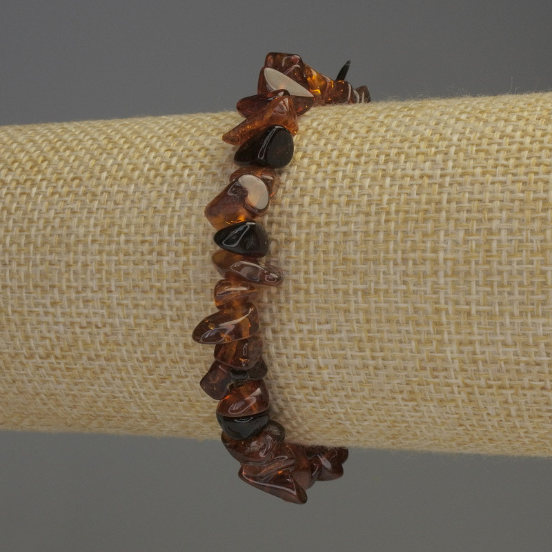 Bracelet Amber chip 7x4-5mm+-, length 18cm+-, stretch