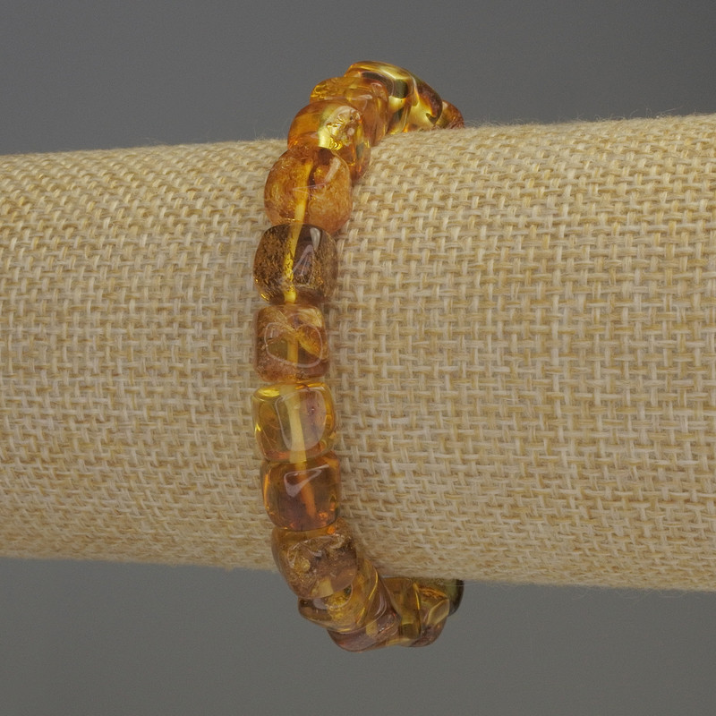 Bracelet Amber Smooth Cube 7x7mm+-, length 18cm+- stretch