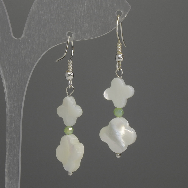 Earrings 'Luck Clover' with Mother-of-P pearl 10mm+- 12mm+-, length 45mm+-