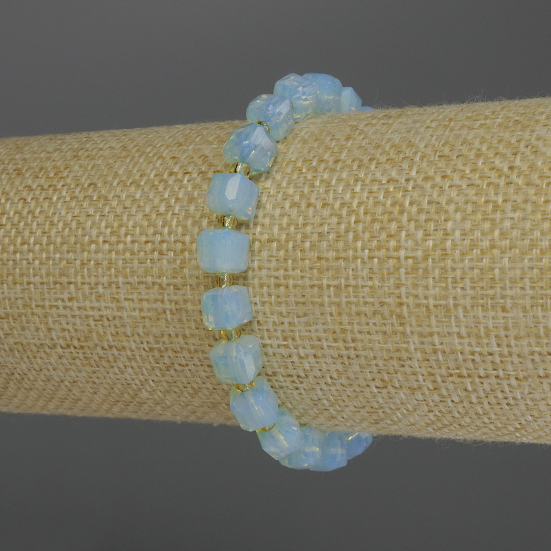 Bracelet Moonstone (Opalite) Faceted Cube, diameter 7mm±, seed beads 3mm±, length 18cm stretch