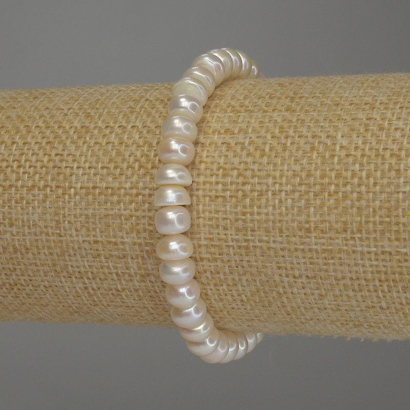 Bracelet with Freshwater Pearls, 7×5 mm, 5 mm±, length 18 cm (stretch)