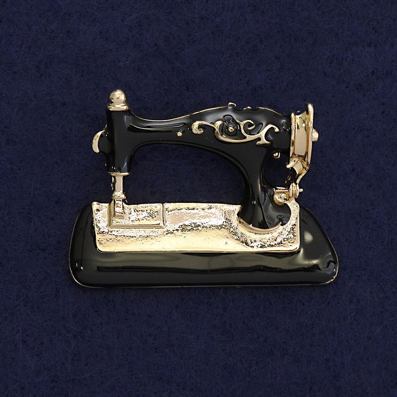 Brooch Sewing Machine Black Enamel Gold-Tone Metal 36x28mm