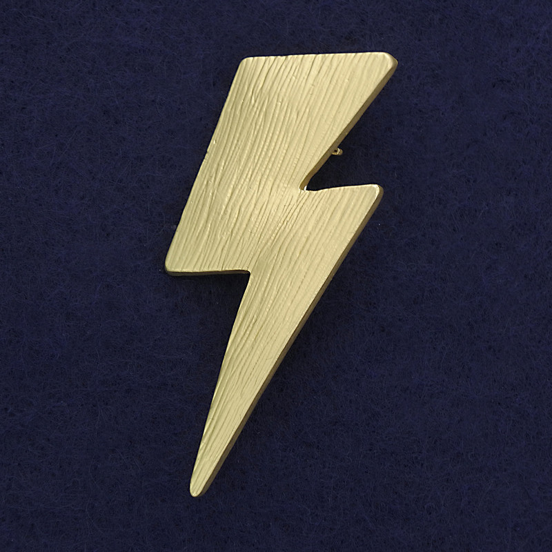 Brooch Pendant Lightning Color: Matte Gold, Gold-tone Metal 58x23mm+