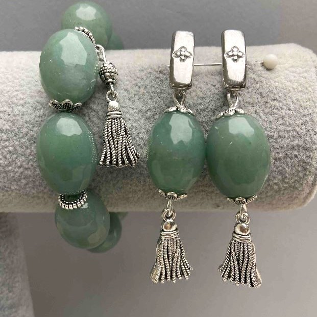 Bracelet and Earrings Set Faceted Jade Oval, diameter 21×15mm ±, length 64mm ± with metal inlays, length 18cm ± stretch