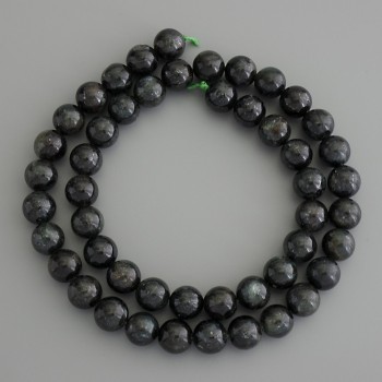 Emerald Fuchsit (Muscovite) Beads Smooth Sphere, 8 mm ± on thread, length 39 cm+
