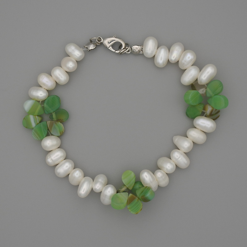 Bracelet River Pearls Oval, diameter 9x6mm, Agate Drop 8x6mm± on thread with clasp, length 20cm+