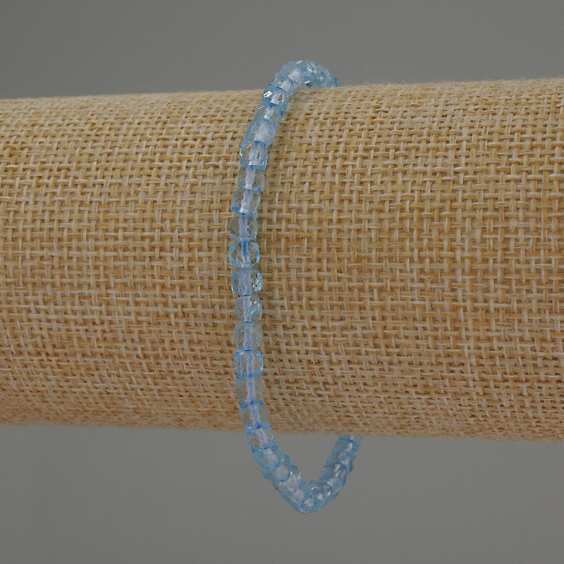 Bracelet Natural Topaz, faceted cube stone, diameter 4x4 mm±, length 18 cm±, stretch