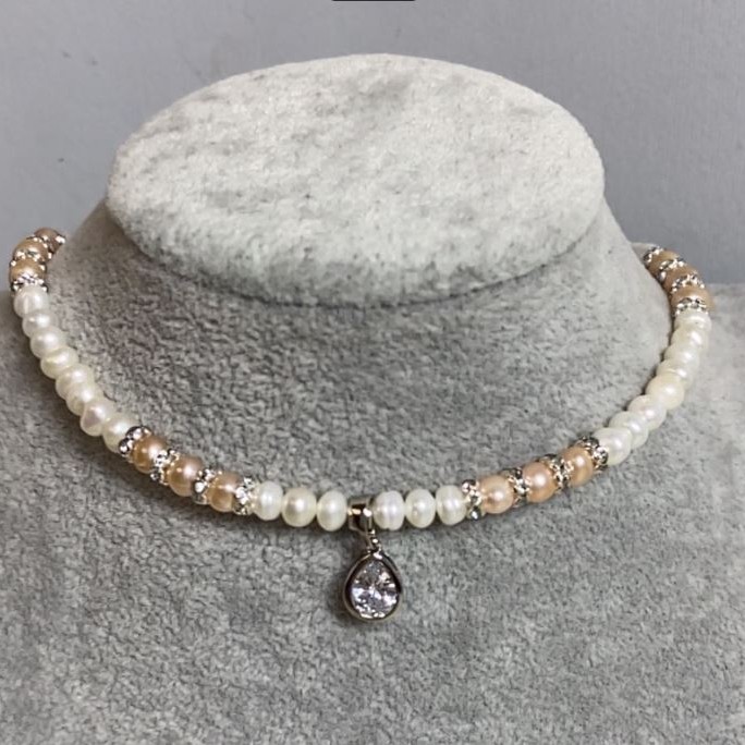 Choker Beige and White River Pearls Oval 5-6×5-4 mm with Pendant, Length 38 mm+ with Extender Chain