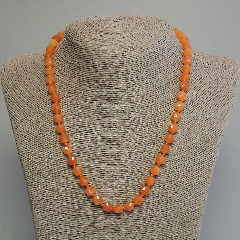 Jade Beads Moshannon Faceted Cube, 7mm diameter, 45cm length ± with clasp