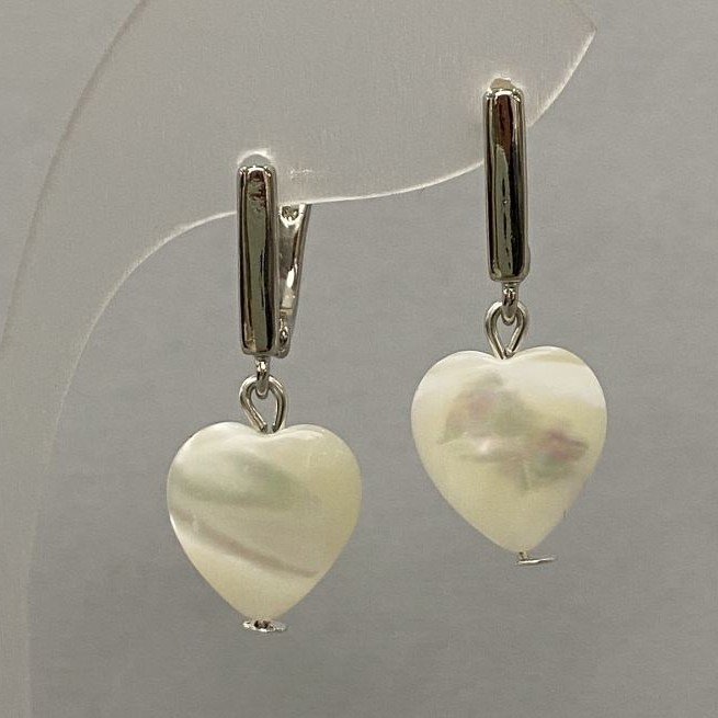 Earrings 'Mother-of-Pearl Heart' 12mm±, length 30mm±
