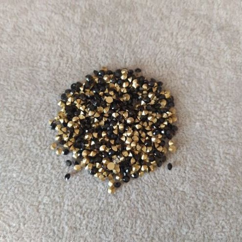 Rhinestones seed crystals, color Black, diameter 3 (+-) mm pack / 4 g (+-)