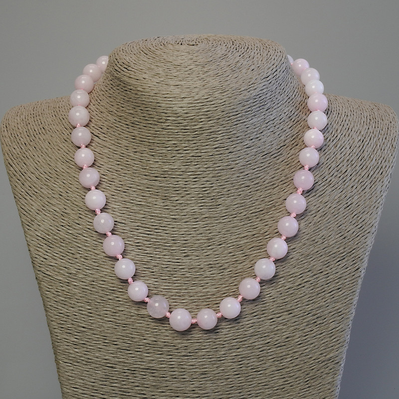 Kunzite Beads Smooth Round 10 mm+-, length 50 cm+- with clasp