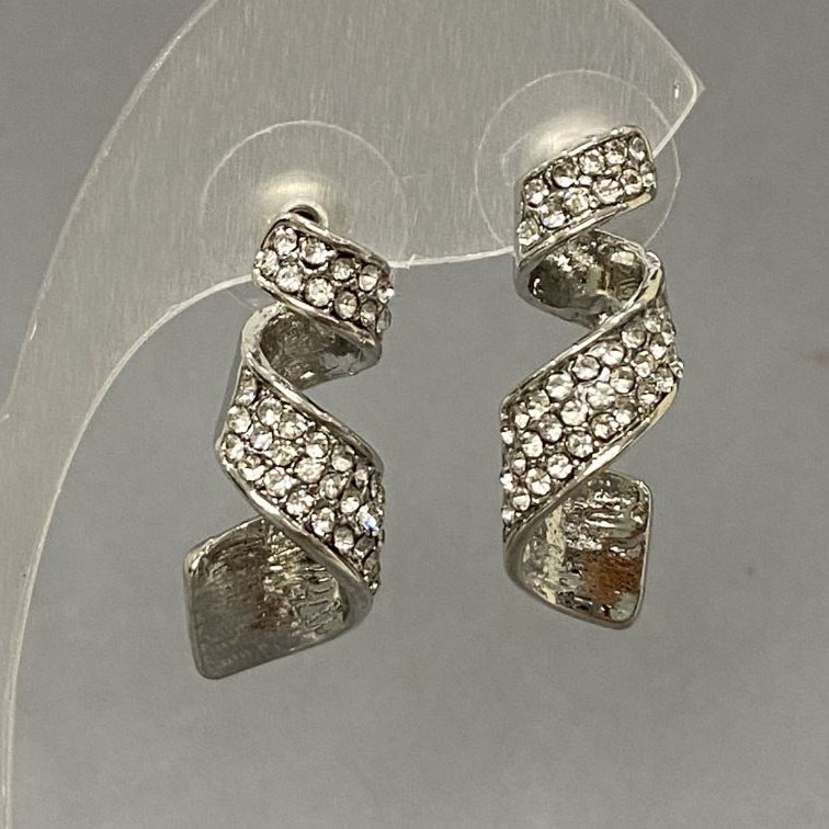 Pusset earrings with white rhinestones, diameter 10×28mm±, silvery metal
