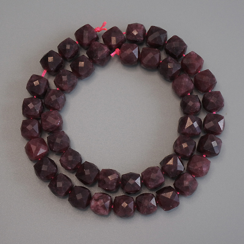 Tourmaline Beads Faceted Cube 9x9mm+- on Thread, Length 37cm+