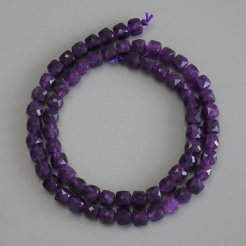 Sugilite Beads Faceted Cube, 6x6mm diameter, approx. 37 cm length on thread
