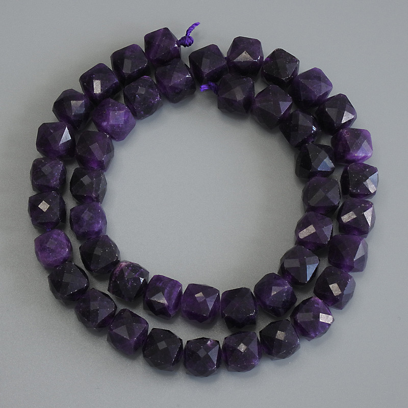 Sugilite Beads Granulated Cube, diameter 9x9mm, length 38cm on thread