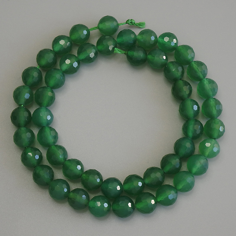 Chrysoprase Beads, Faceted Round 8mm, on Thread, 37 cm length